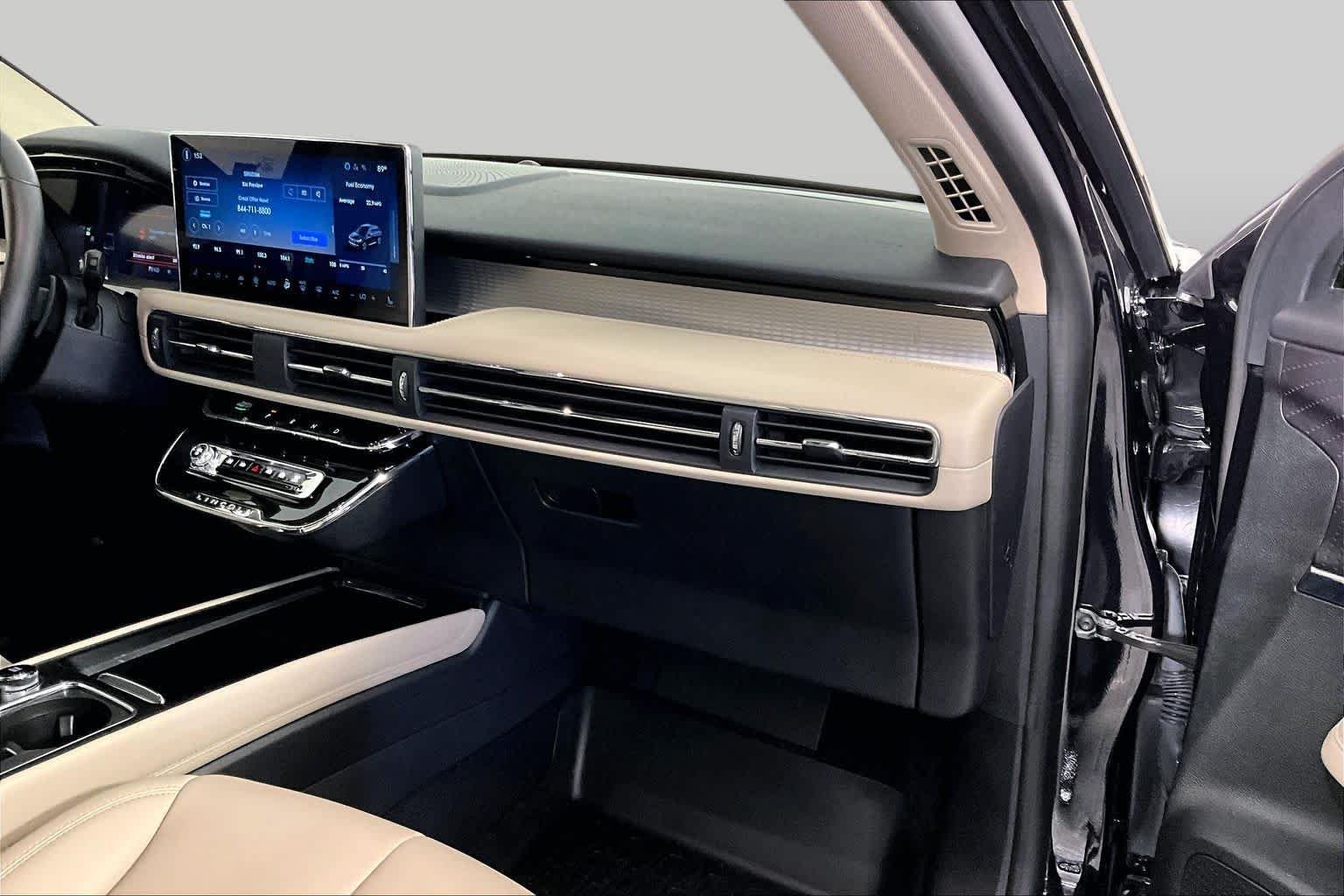 2025 Lincoln Corsair Premiere - Photo 18