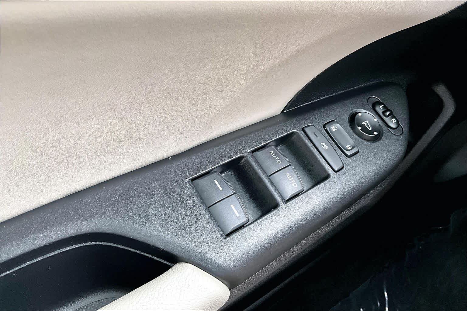 Used 2020 Cosmic Blue Metallic Honda Touring image 37