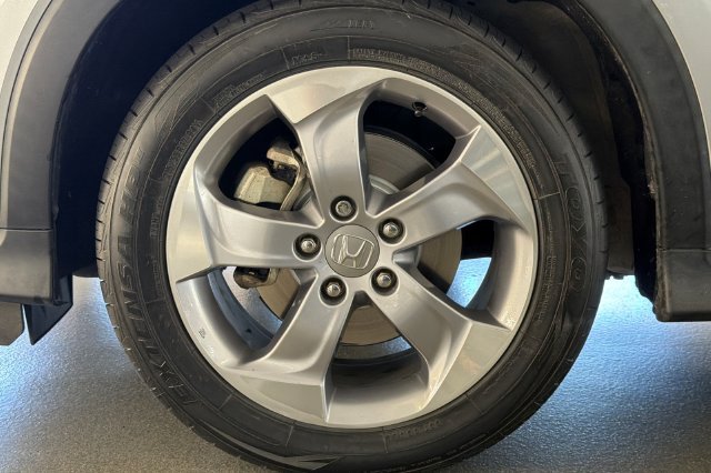 Certified Used 2022 Lunar Silver Metallic Honda LX image 34