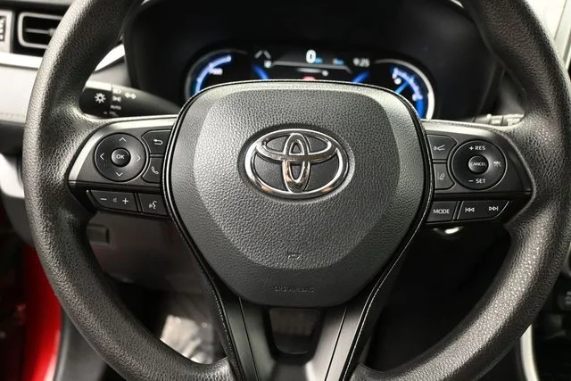 Used 2025 Red Toyota XLE image 21