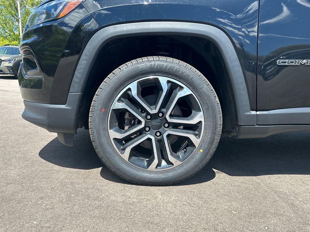 Used 2022 Black Jeep Limited 4x4 image 9