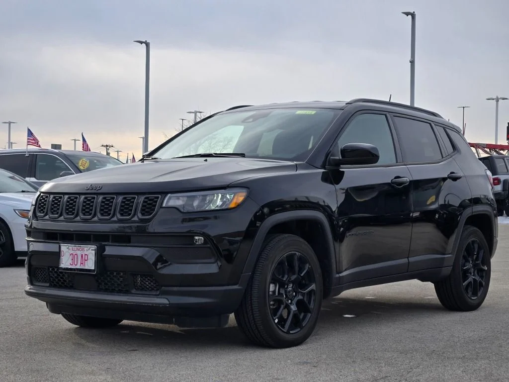 New 2026 Diamond Black Crystal Pearlcoat Jeep Latitude image 3