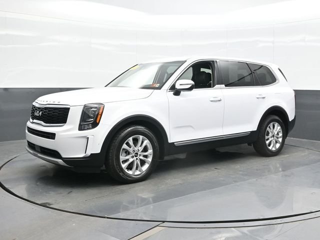 Used 2022 White Kia LX image 5