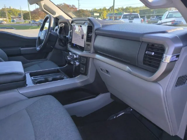 Used 2024 Black Ford XLT image 34