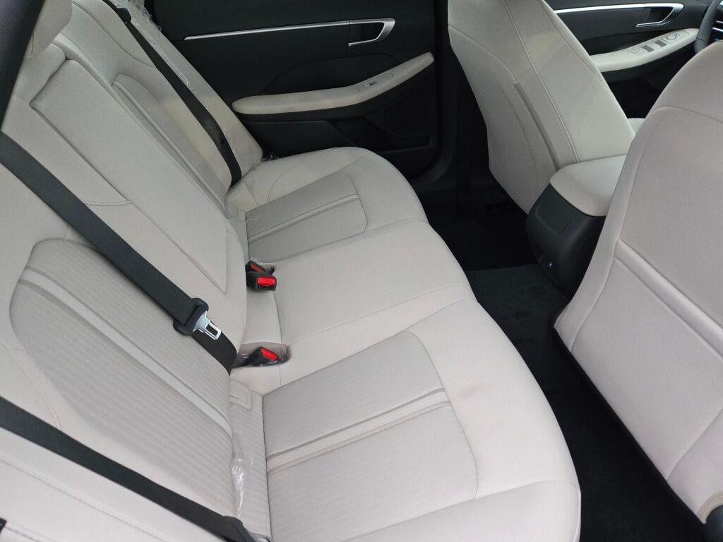New 2026 Abyss Black Hyundai SEL Sport image 11