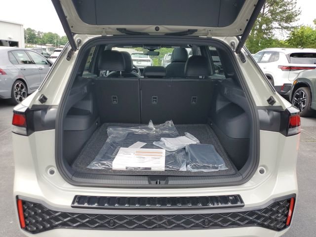 New 2026 Beige Volkswagen 2.0T SE R-Line Black image 8