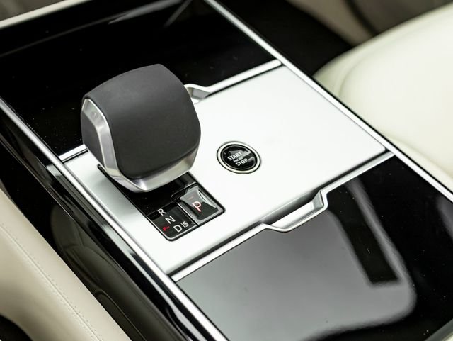New 2026 Ostuni Pearl White LAND ROVER SE 7 Seats image 19