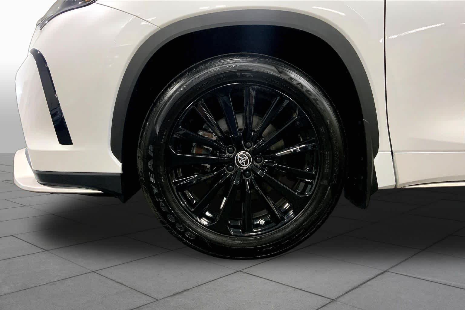 Used 2023 Wind Chill Pearl Toyota XSE image 11