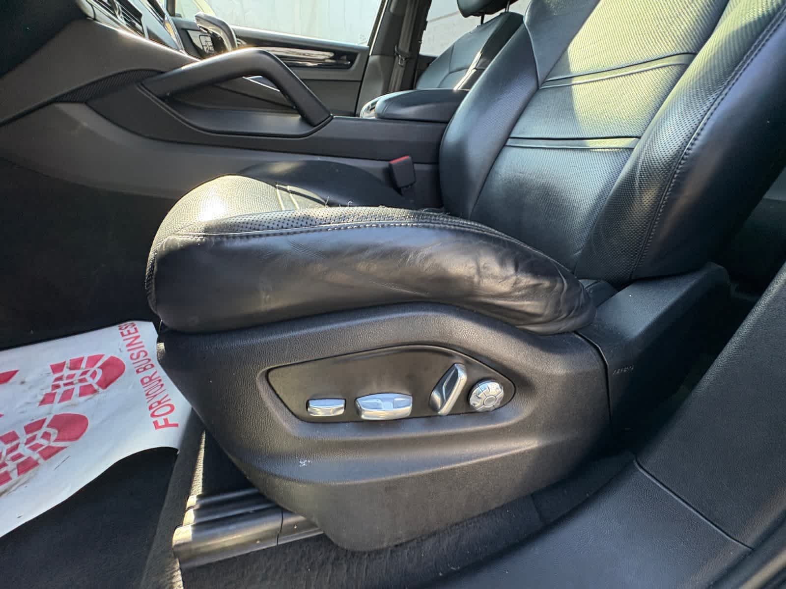 Used 2019 White Porsche  image 31