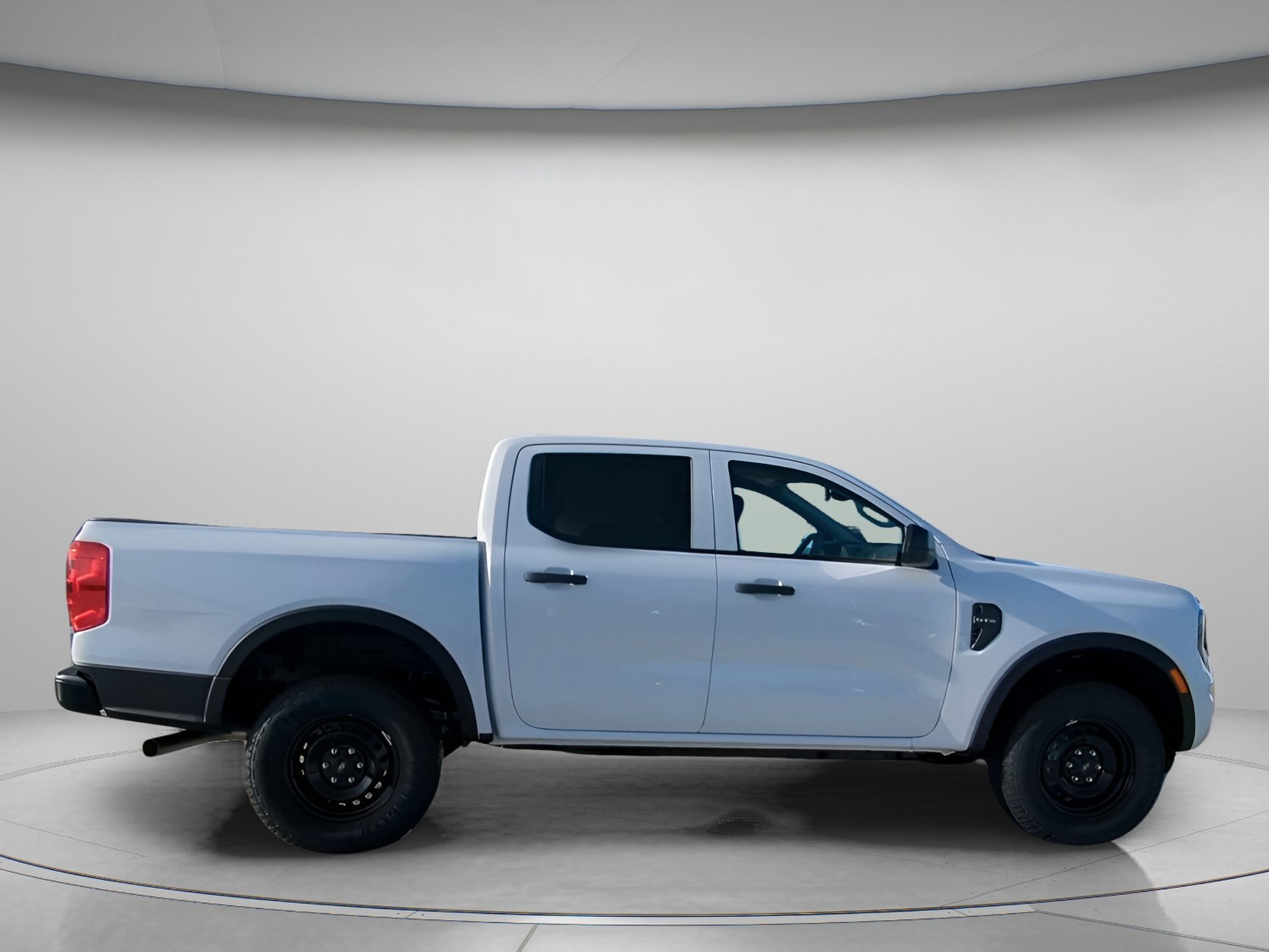 New 2026 Oxford White Ford XL image 29