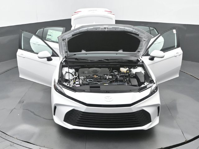 New 2026 Ice Cap Toyota LE image 33
