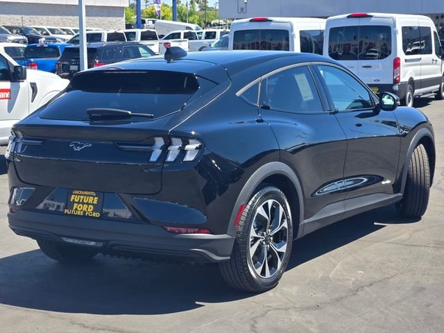 New 2026 Black Ford Select image 4