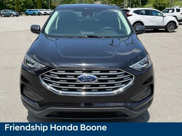Used 2022 Black Ford SE image 2