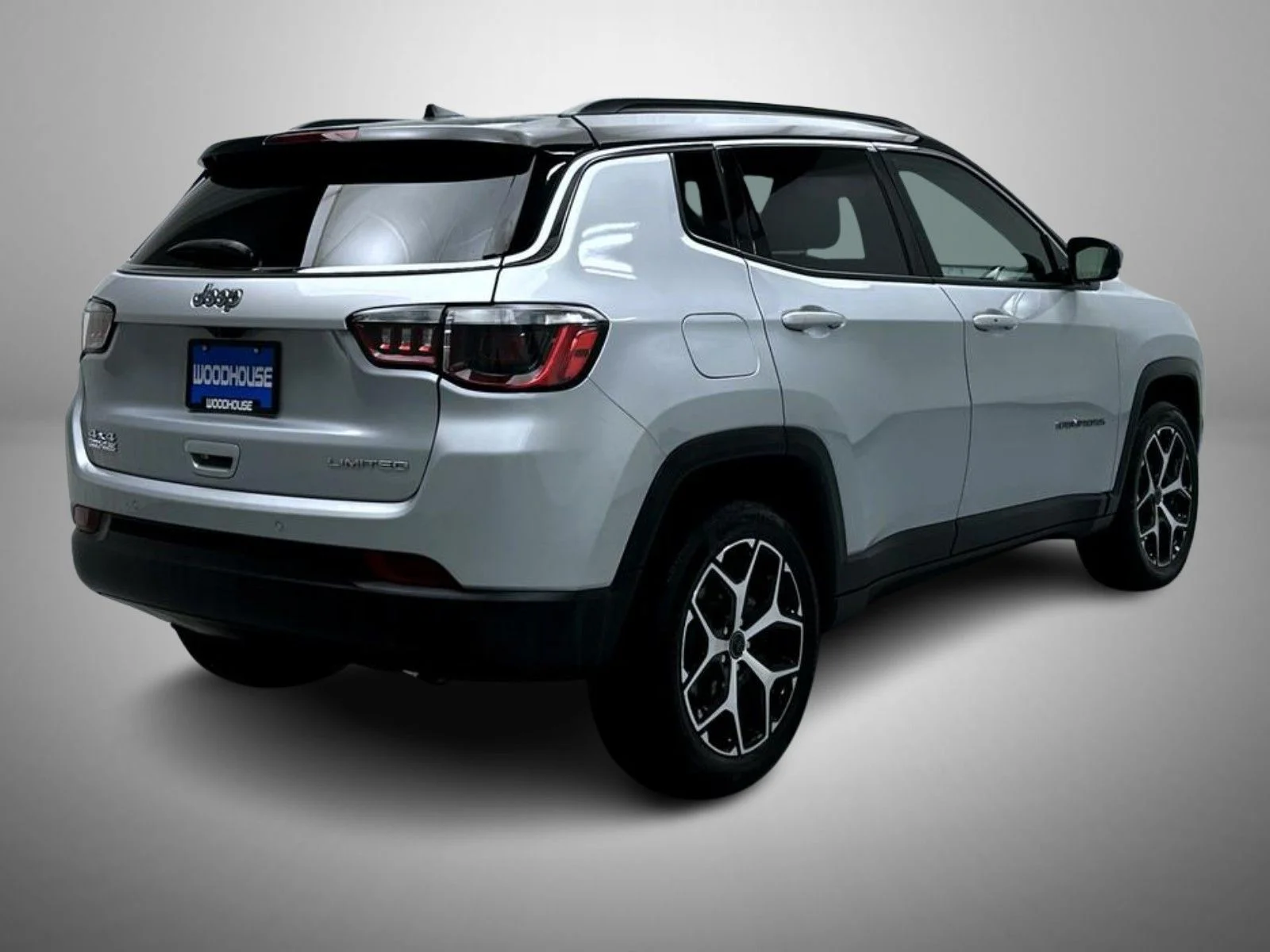 Used 2025 Silver Jeep Limited image 5