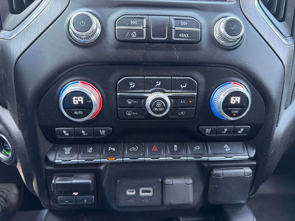 Used 2023 White GMC Denali image 26