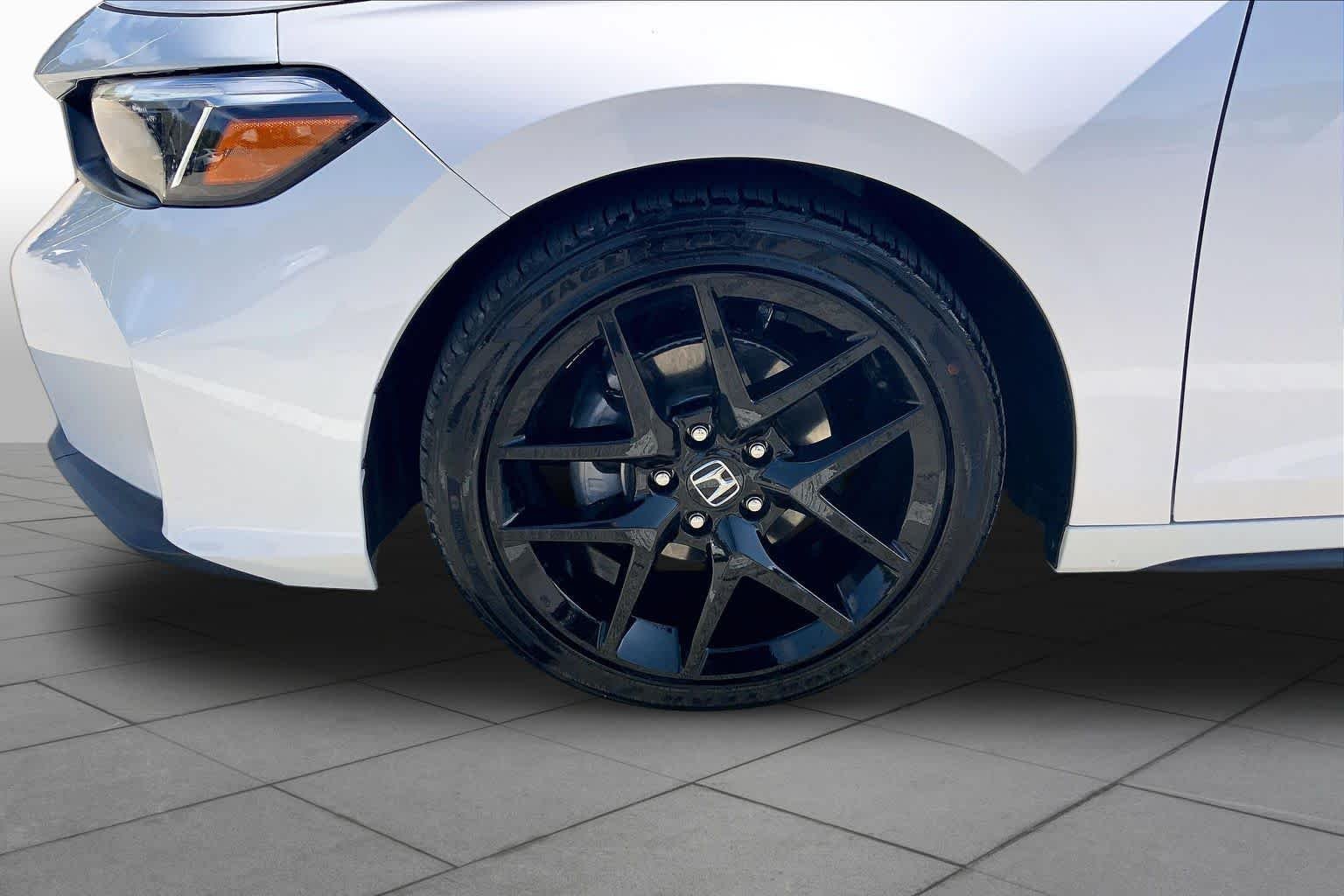 Used 2026 Platinum White Pearl Honda Sport image 11