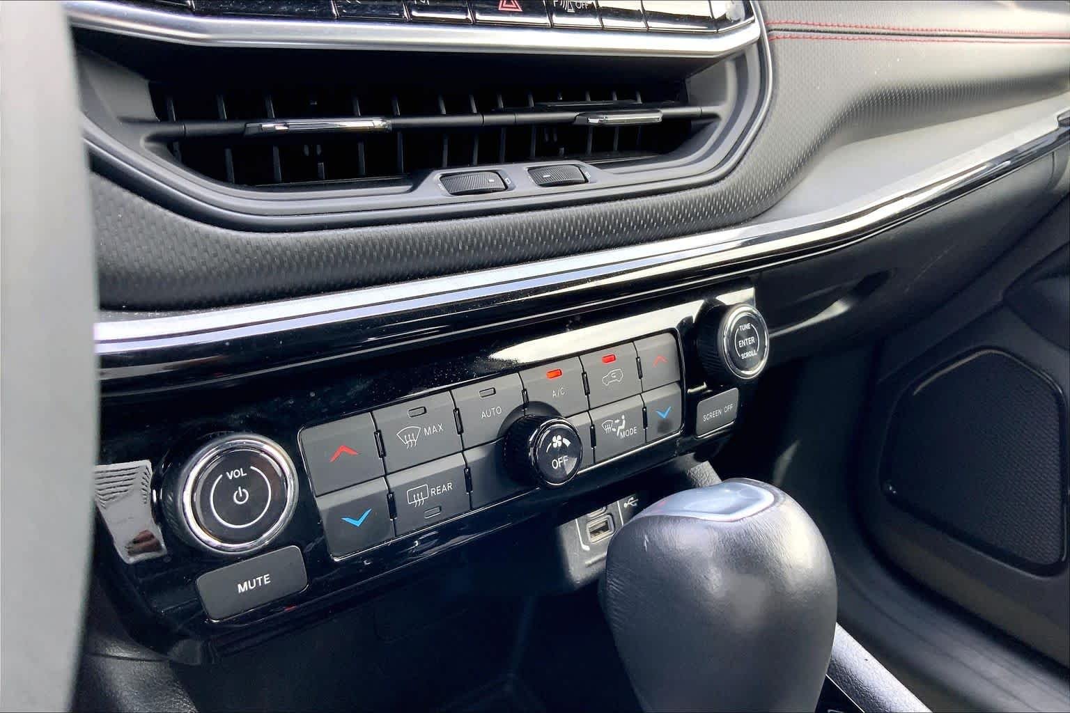 Used 2024 Bright White Clearcoat Jeep Trailhawk image 35