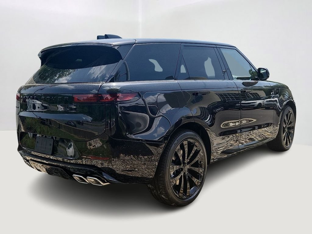 New 2026 Santorini Black Land Rover Dynamic SE image 3