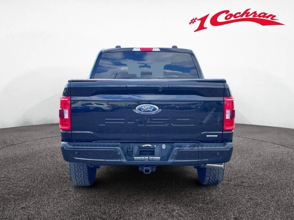 Used 2023 Agate Black Metallic Ford XLT image 9