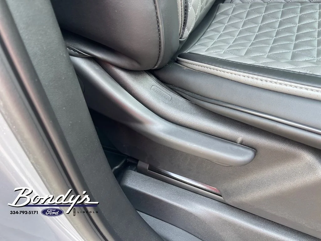 Used 2025 Slate Gray Metallic Chevrolet Custom image 17