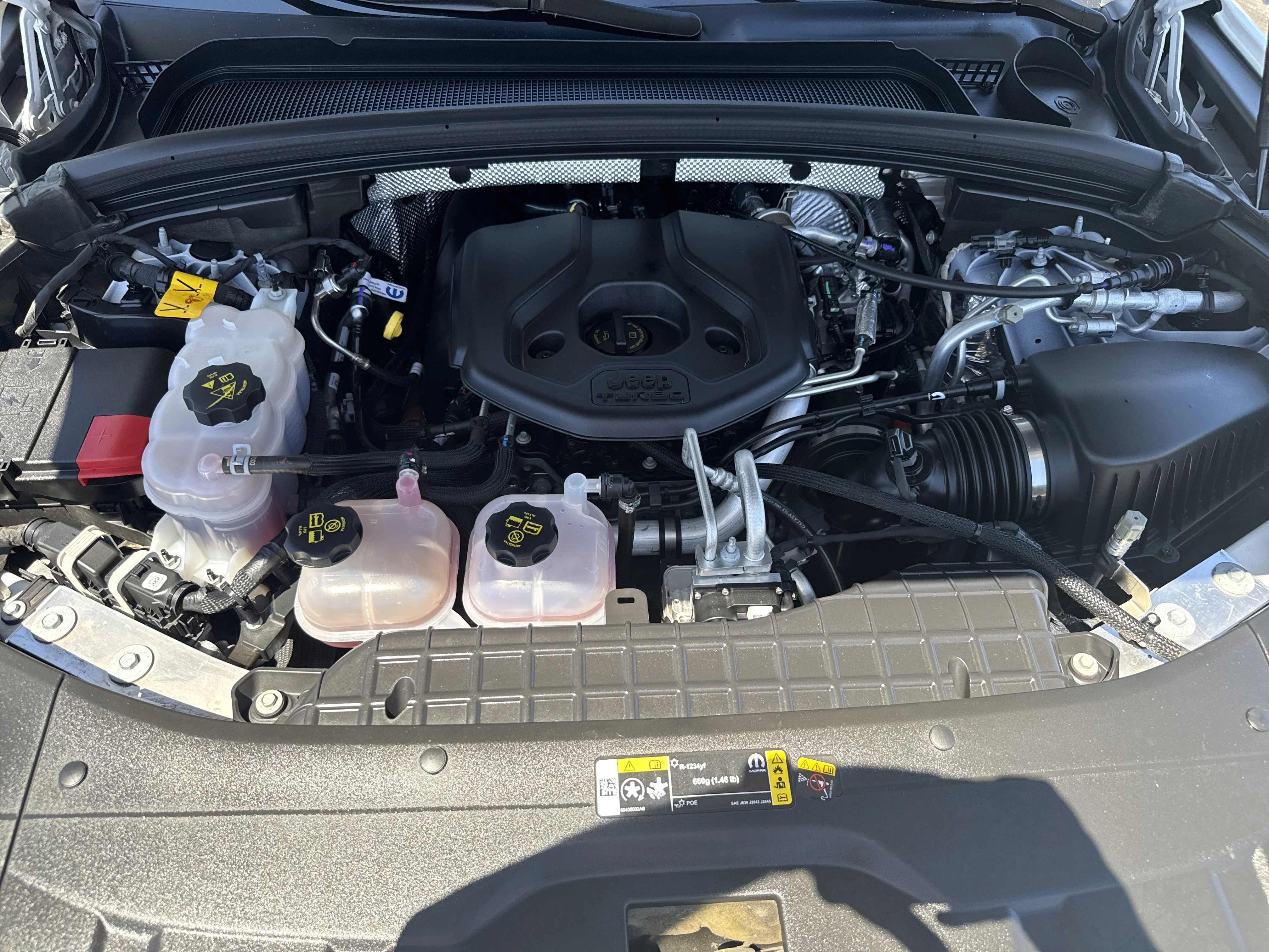 Used 2024 Bright White Clearcoat Jeep  image 21