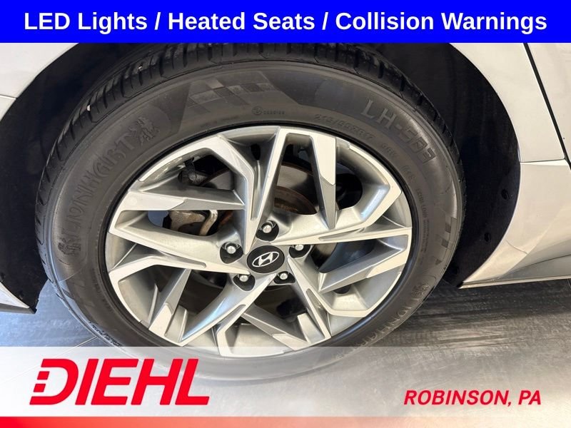 Used 2023 Silver Hyundai SEL image 8