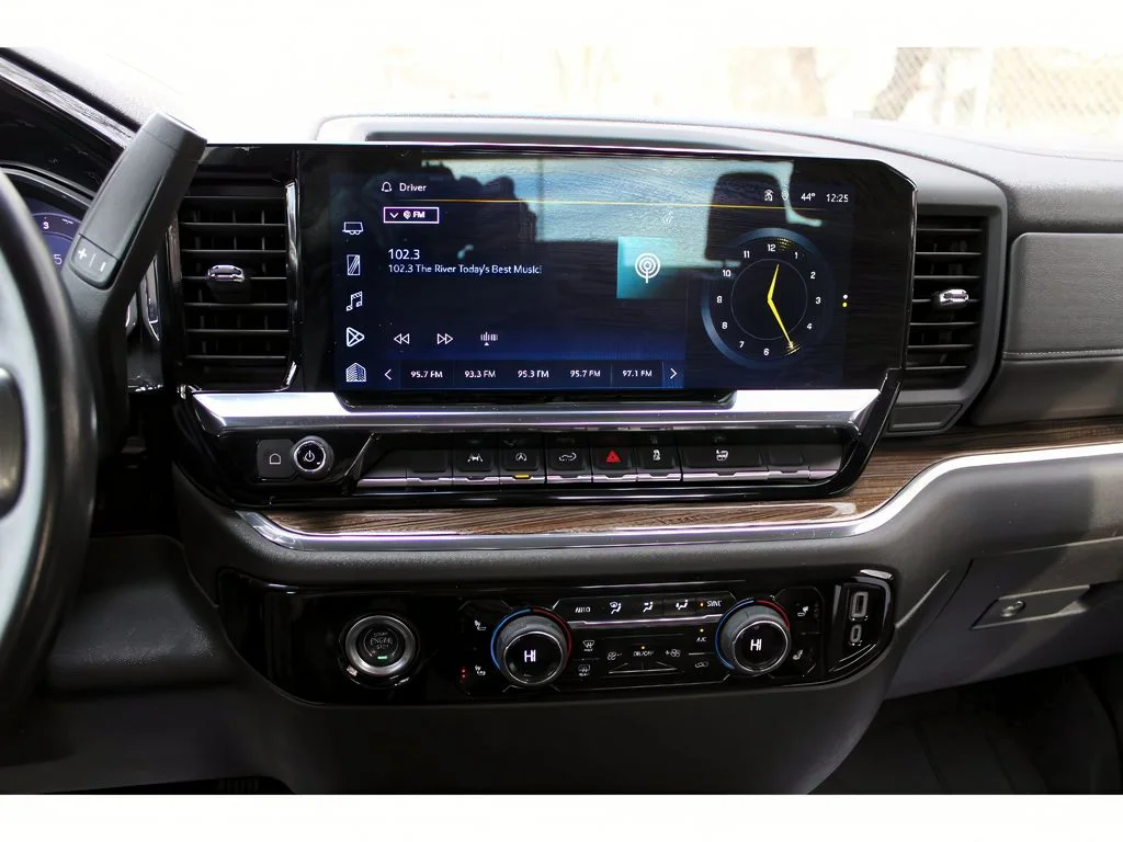 2023 Chevrolet Silverado 1500 LT - Photo 18