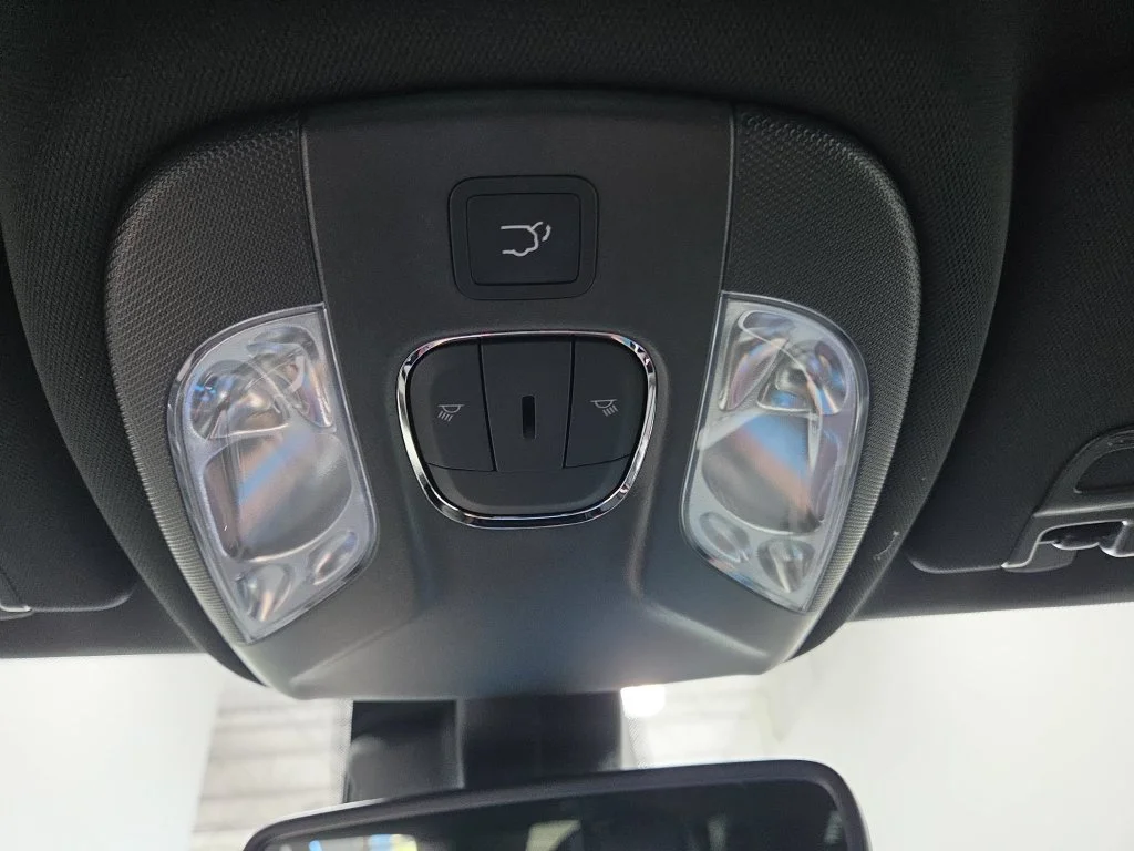 New 2026 Bright White Clear-Coat Exterior Paint Jeep Trailhawk image 35