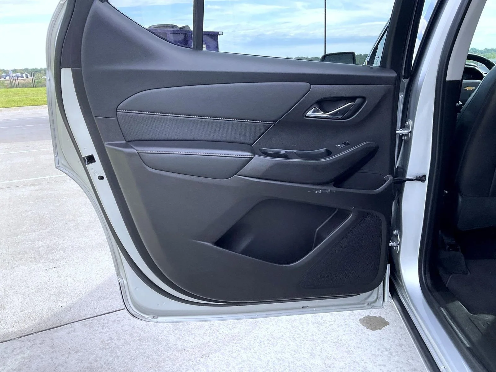 Used 2021 Silver Chevrolet Premier image 18