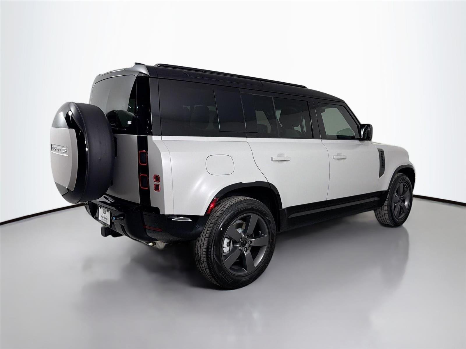 New 2026 Borasco Grey LAND ROVER X-Dynamic SE image 5