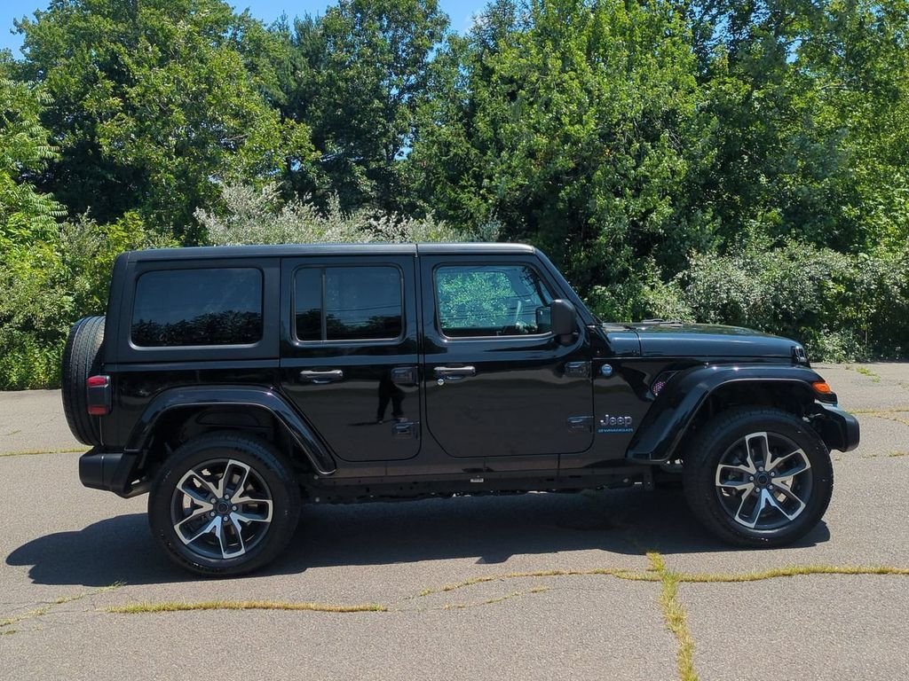 Used 2024 Black Jeep Sport S 4xe image 3