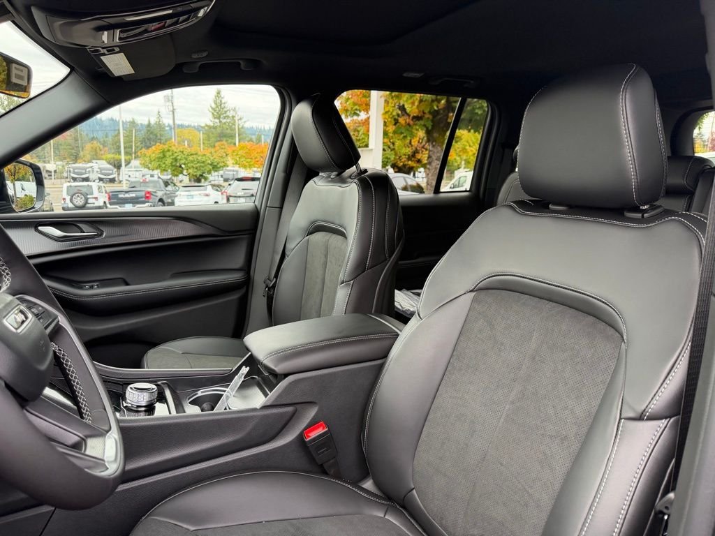 2025 Jeep Grand Cherokee Altitude - Photo 13