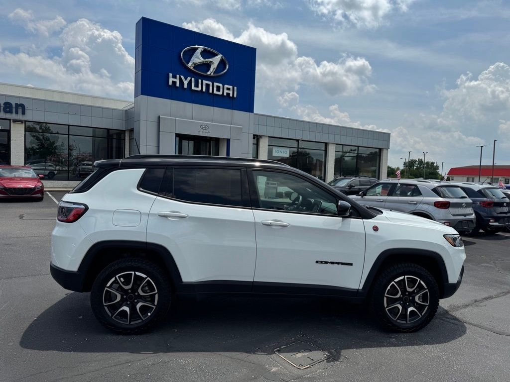 Used 2025 Bright White Clearcoat Jeep Trailhawk image 8