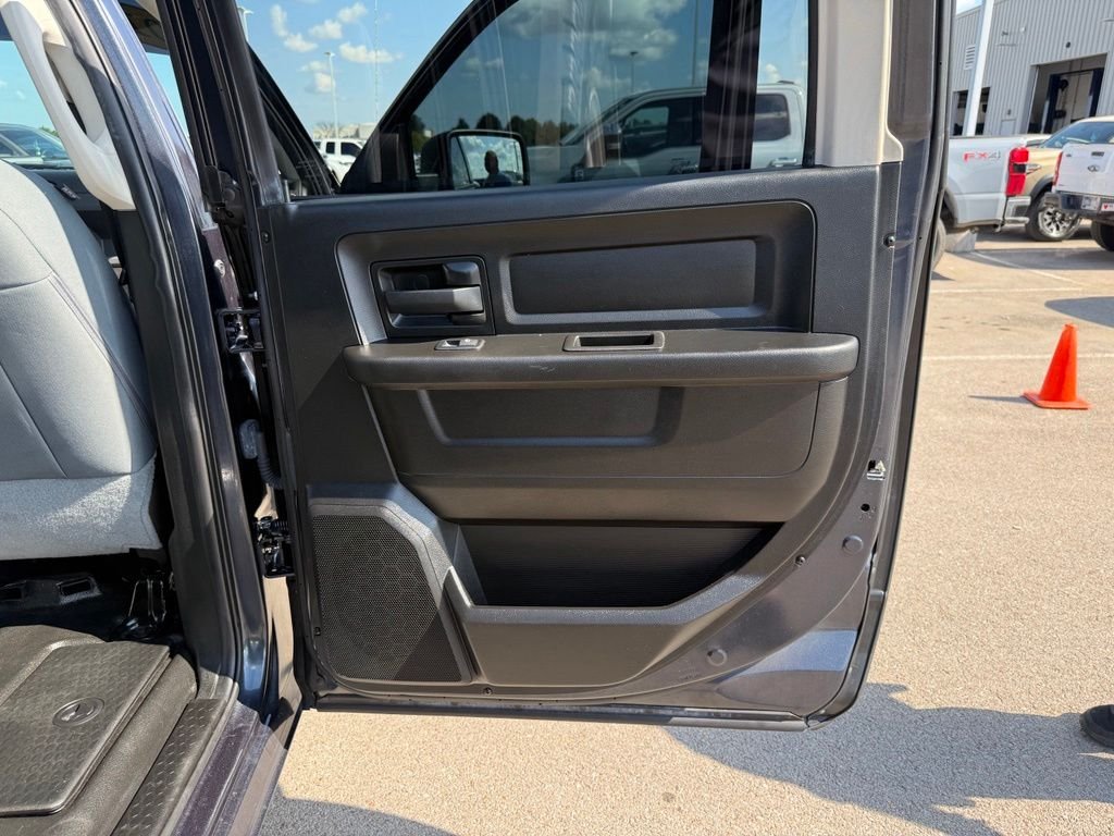 Used 2019 Gray Ram Tradesman image 20