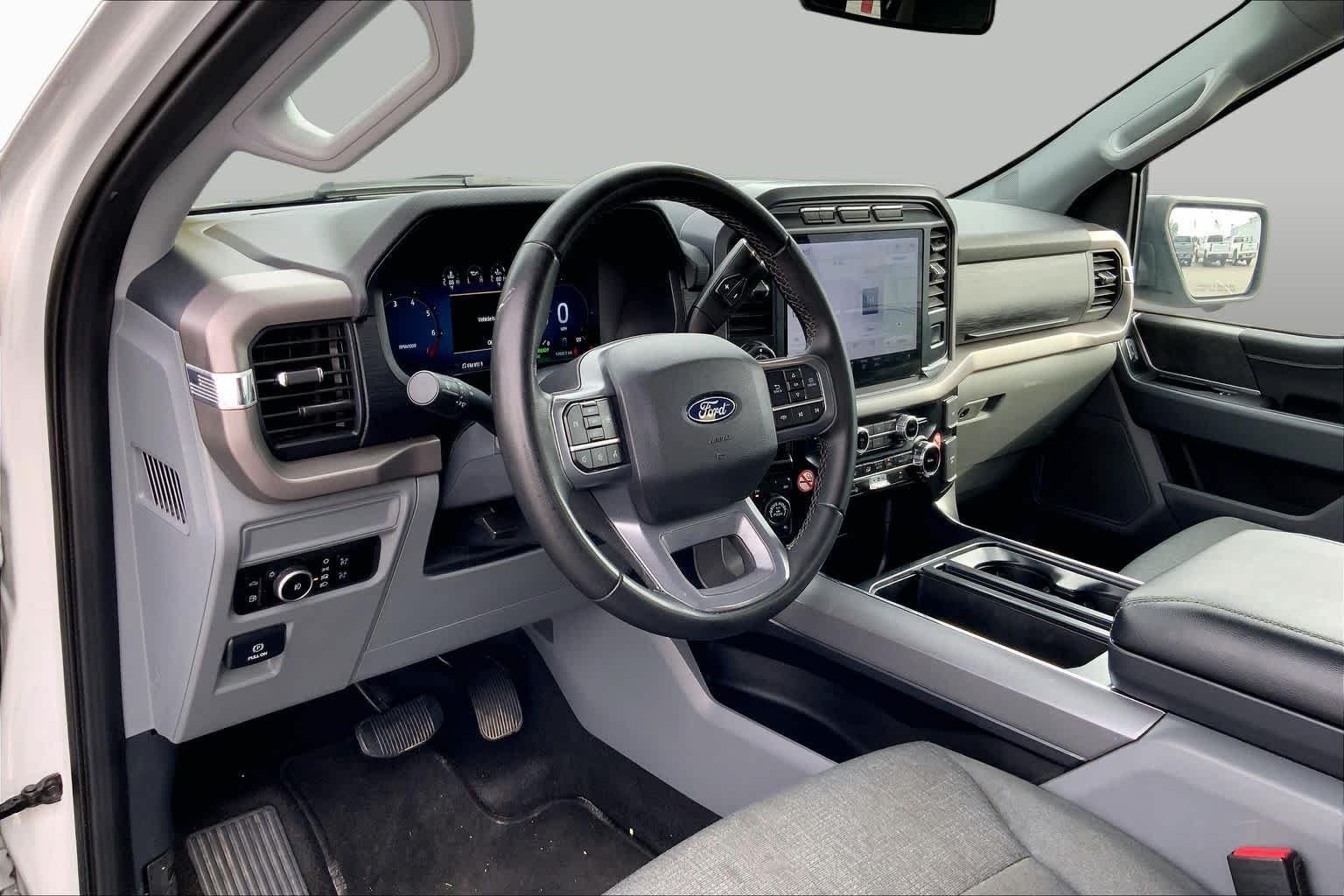 Used 2024 Avalanche Ford XLT image 17