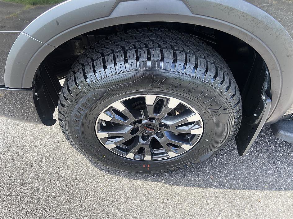 Used 2021 Super Black Nissan PRO-4X image 9