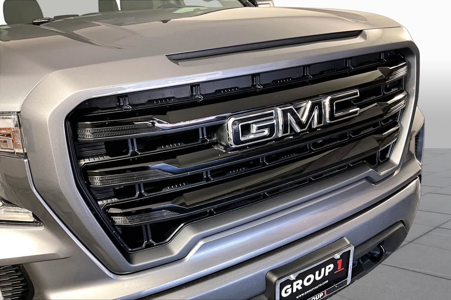Used 2020 Satin Steel Metallic GMC Elevation image 29