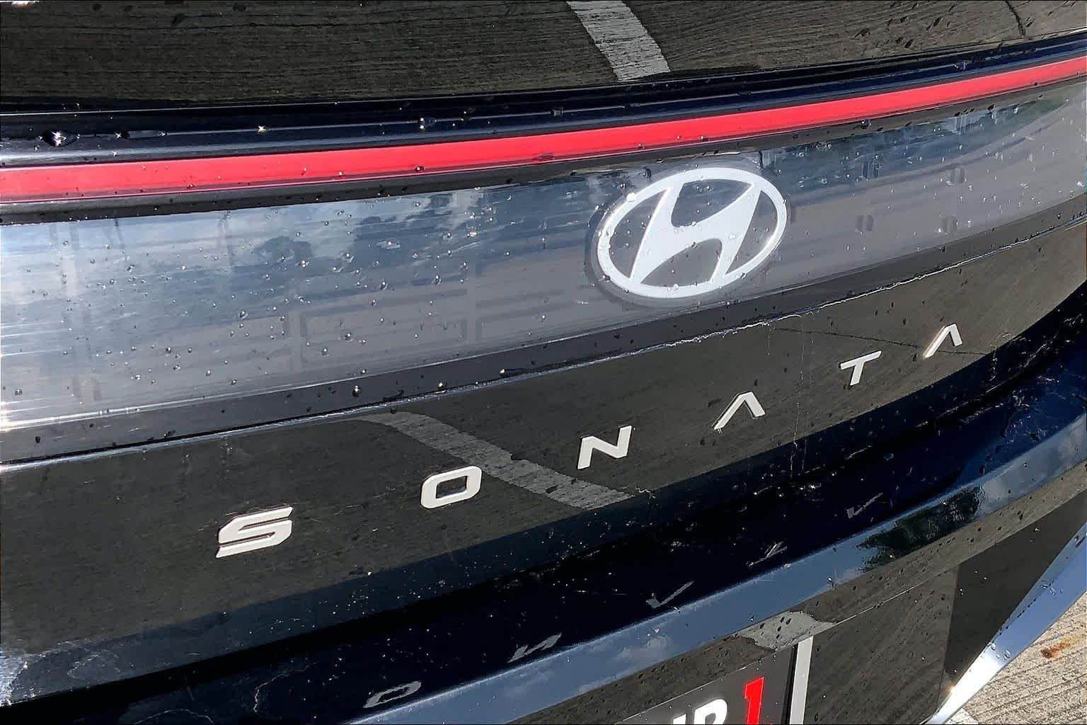 Used 2025 Abyss Black Hyundai SEL image 28