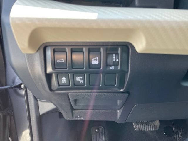 Used 2019 Gray Subaru Premium image 17