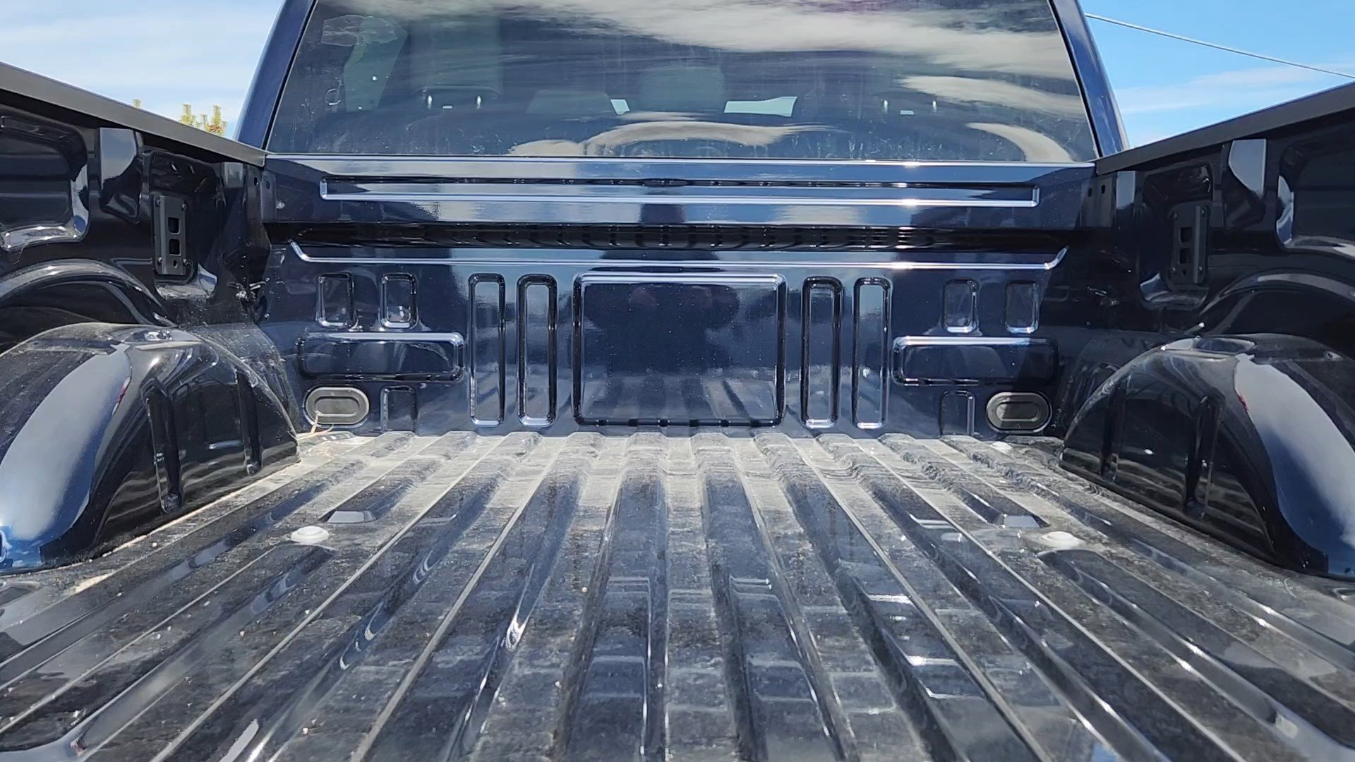 2025 Ford F-150 Lightning XLT - Photo 18