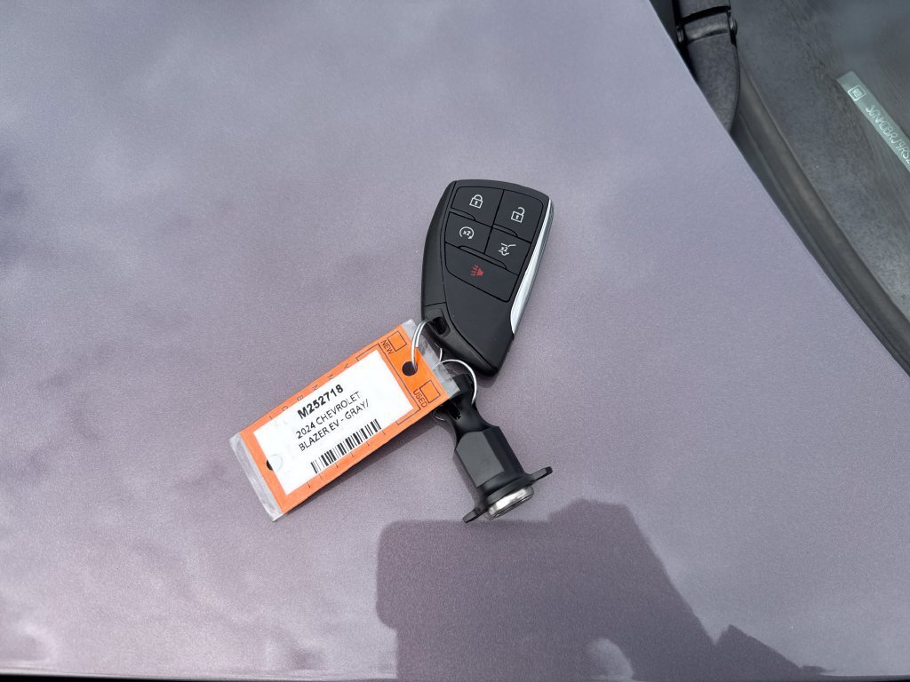 Used 2024 Galaxy Gray Metallic Chevrolet LT image 26