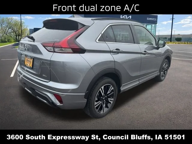 Used 2024  Mitsubishi SEL image 3