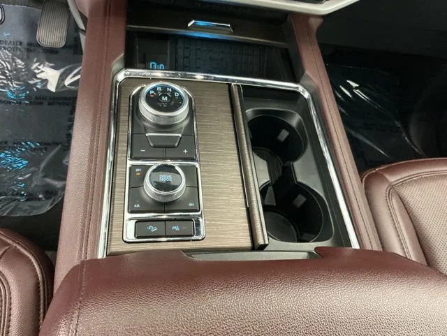 Used 2024  Ford Limited image 15