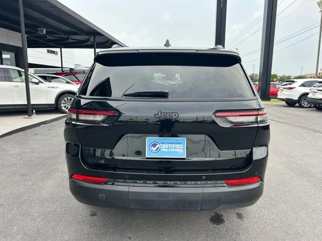 Used 2025 Black Jeep Altitude image 6