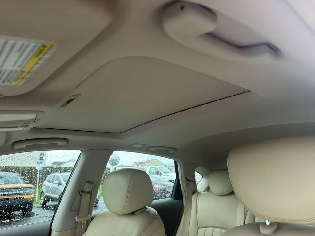 Used 2014 White INFINITI Journey image 27