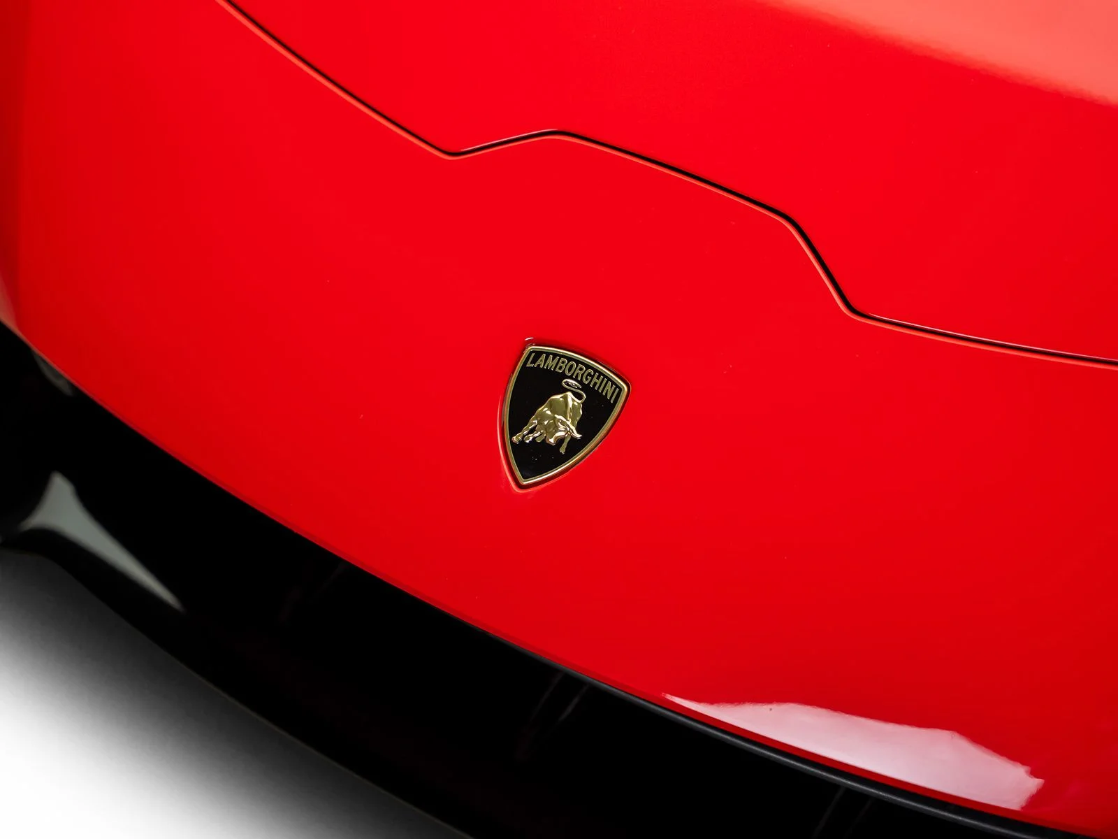 Used 2020 Red Lamborghini Base image 6