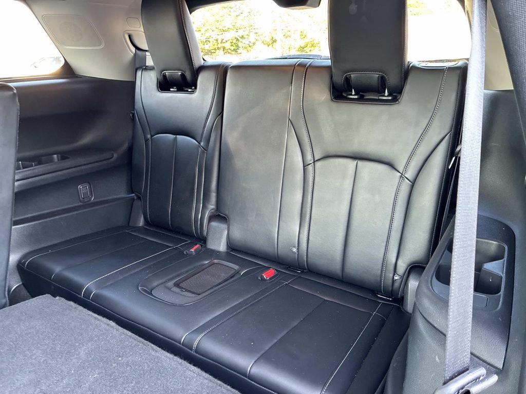 Used 2023 Black INFINITI LUXE image 18