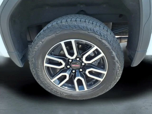 Used 2026 White GMC AT4 image 13