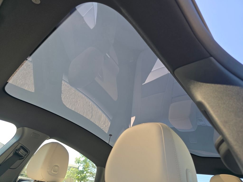 New 2027 MANUFAKTUR Alpine Grey Mercedes-Benz CLA 220 image 3