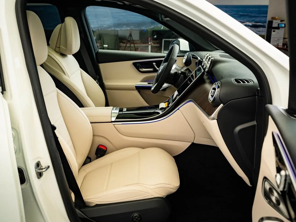 Used 2026 Polar White Mercedes-Benz GLC 300 image 22